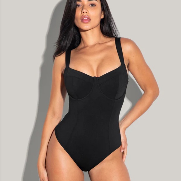 TA3 Lifty Swimsuit M D/DD short - Picture 1 of 6